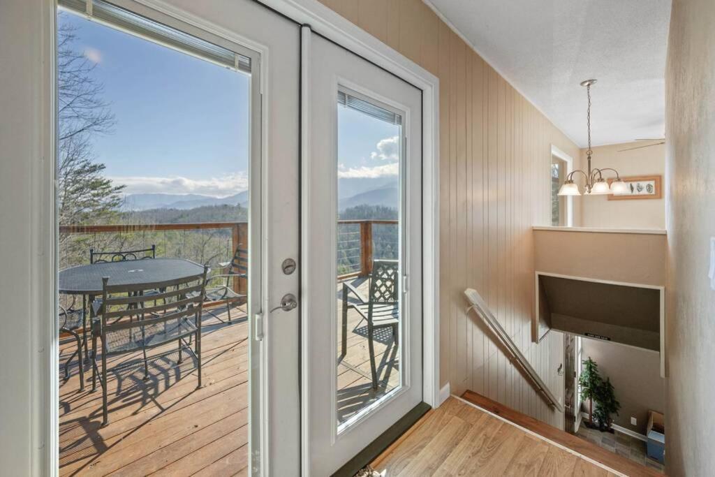 Happy Trails - Cobbly Nob Resort Home Gatlinburg Eksteriør billede