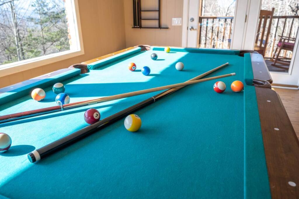 Happy Trails - Cobbly Nob Resort Home Gatlinburg Eksteriør billede