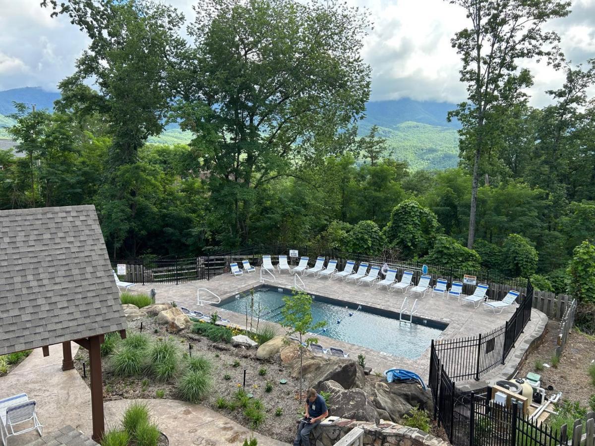 Happy Trails - Cobbly Nob Resort Home Gatlinburg Eksteriør billede